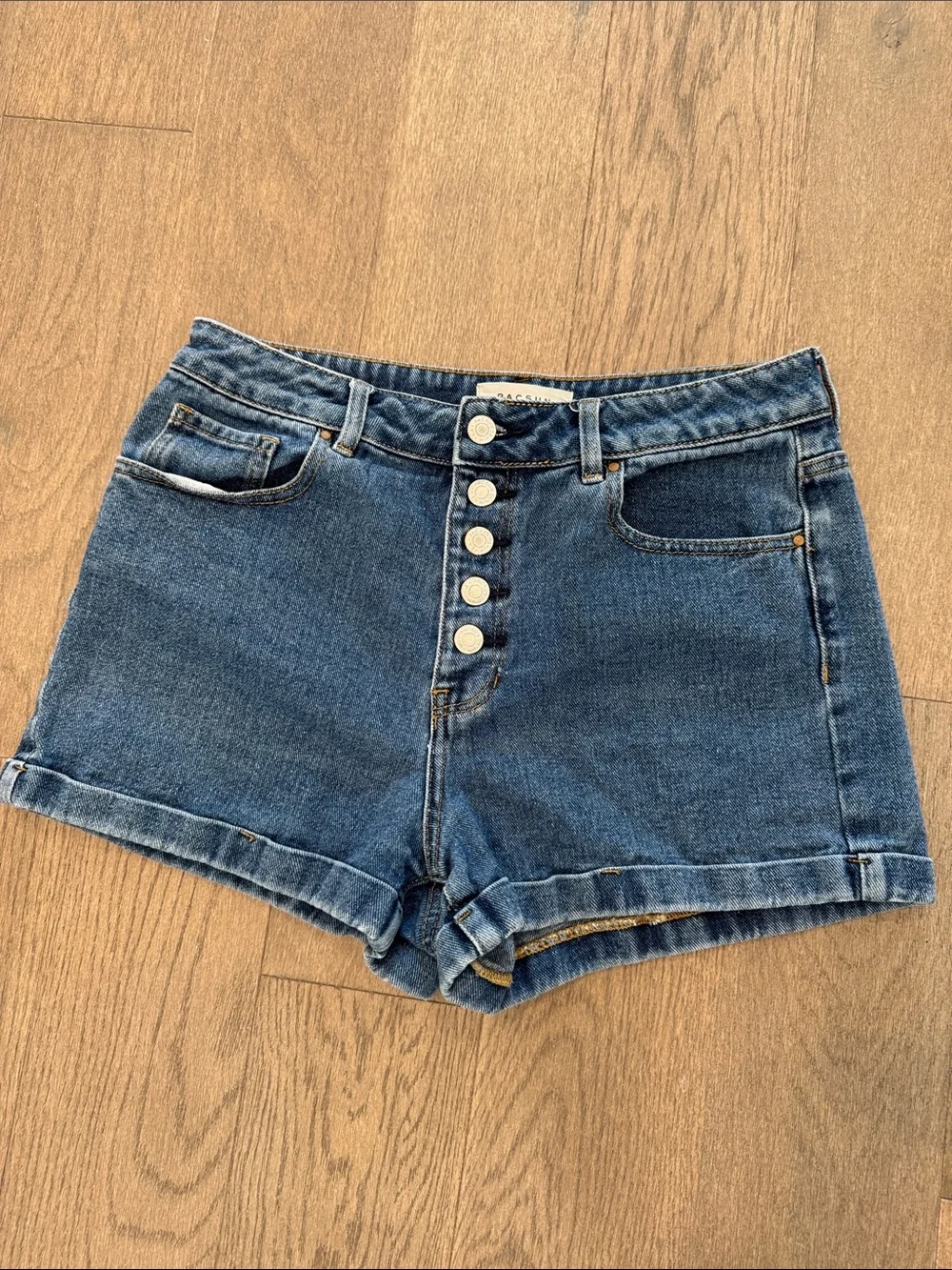 Pacing Mom Shorts High Rise Button Fly Blue Denim Cuffed Hem 28 Summer Vacation